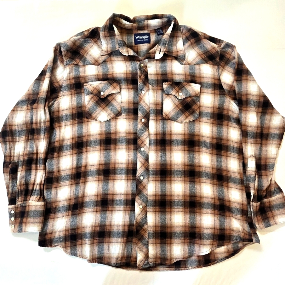 Wrangler Men's Casual Brown and White Plaid Shirt